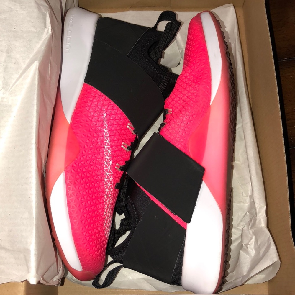 Women’s Nike Dual Fusion Run 2 Size 7.5